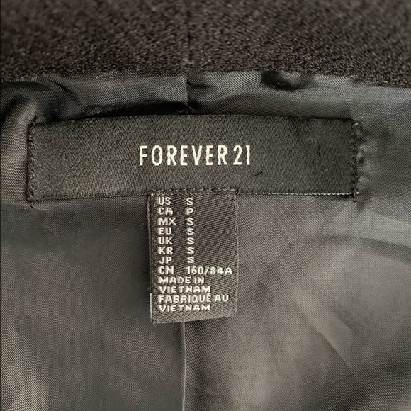 FOREVER 21 Black Cropped Blazer - Picture 10 of 11